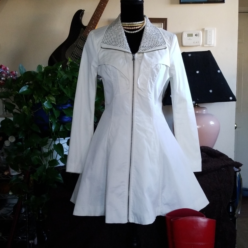 SOLD!!!!     White Trenchcoat, Sz 8